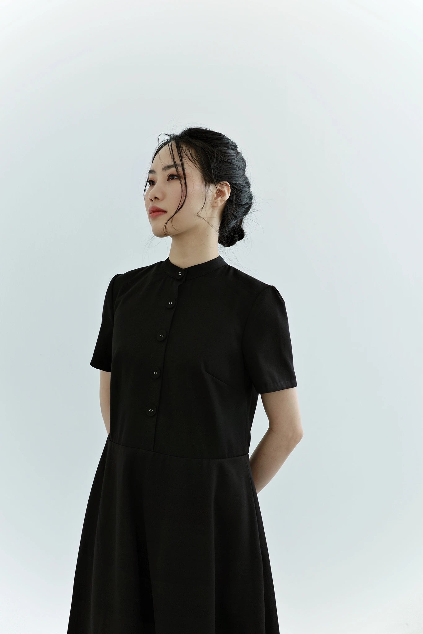 Đầm cổ tròn tay ngắn, váy Aline xòe nhẹ - YD9770