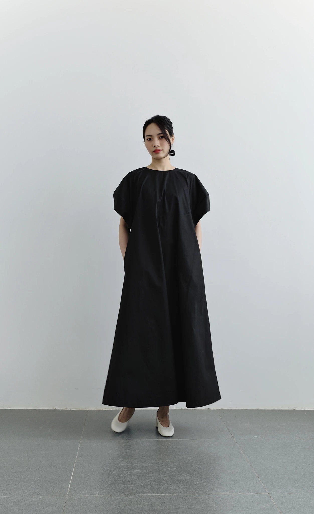 Đầm nữ form rộng màu đen - YD9796