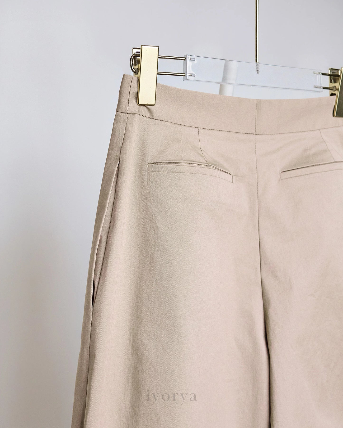 Quần tây nữ ống đứng màu be lai gập to bản - YT9925B