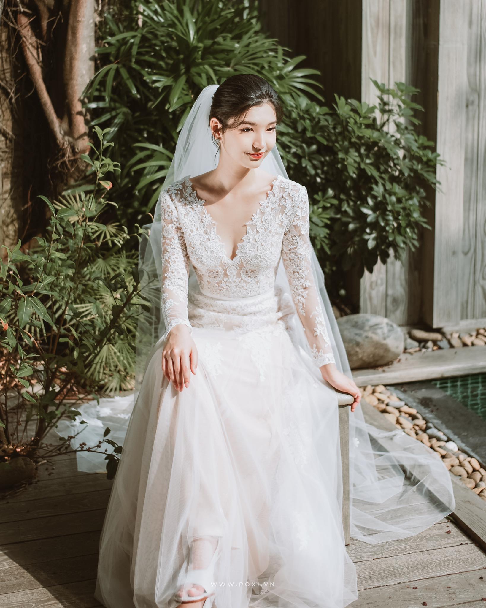 Đầm cưới thiết kế phong cách kiểu Hàn Quốc (Trắng)